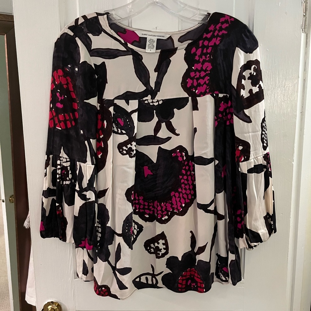 Diane Von Furstenburg Flowy Blouse, Size 2